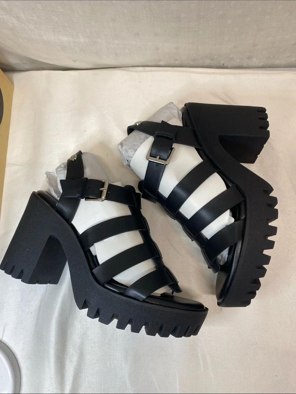 Madden NYC Genesis Fisherman Black Strappy Lug Heel Sandals Size 7